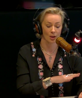 Amanda Sings Her Favourite Song