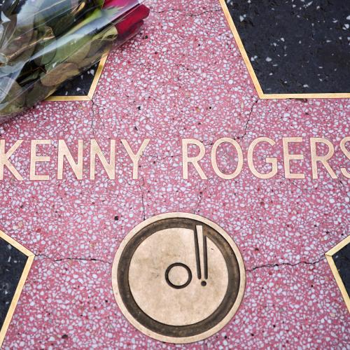 Jonesy & Amanda Pay Tribute To Kenny Rogers
