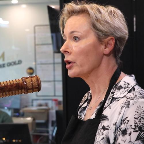 Amanda Keller Cooks Her Mum's Tuna Bake!
