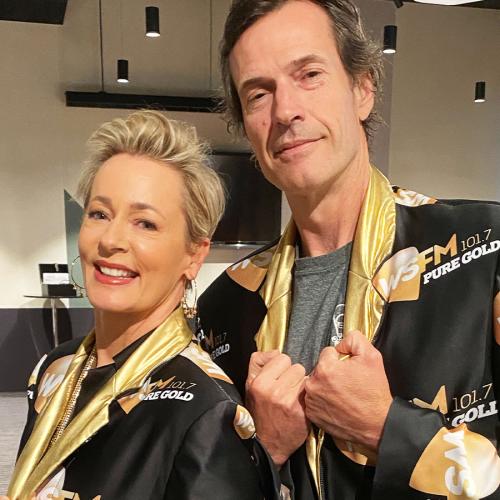 Here's What REALLY Goes On Behind-The-Scenes Of Jonesy & Amanda!