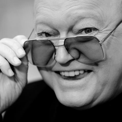 Jonesy & Amanda Pay Tribute To The Legendary Bert Newton