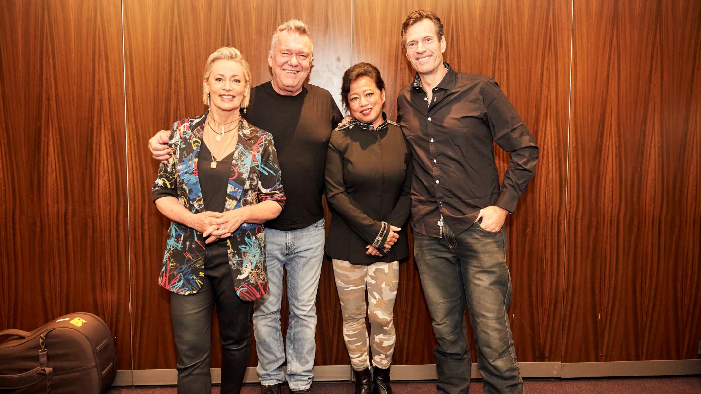 Cookin' And Singin' With Jane & Jimmy Barnes