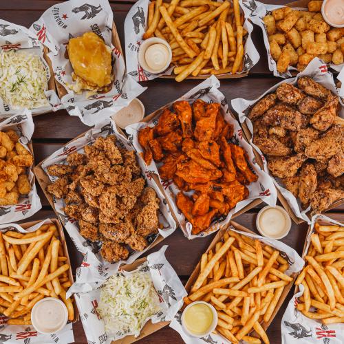 This Sydney Restaurant Is Doing Bottomless Beer And Buffalo Wings!