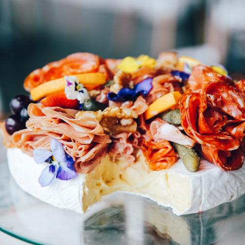 This Restaurant Has Released A Divine 1 Kilogram Cake Made Of BRIE CHEESE!