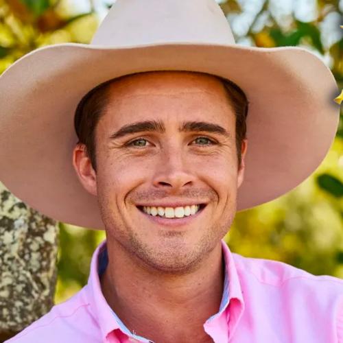 'Farmer Wants A Wife' 2022 Has Fans Swooning Over Hot Farmer!