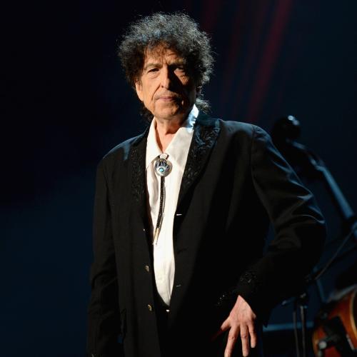 Bob Dylan Addresses Controversially Signing Books With A Machine