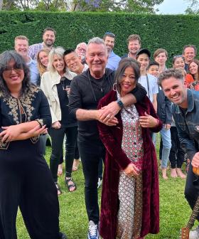 Jimmy Barnes Performs In A Fan's BACKYARD For His Final Show Of 2022!