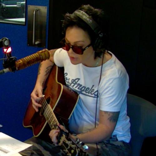 Sarah McLeod Performs 'House Of The Rising Sun' Live In The Studio