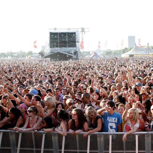 Watch The Unforgettable Moment Stadium Goers Burst Into Spontaneous 'Bohemian Rhapsody'