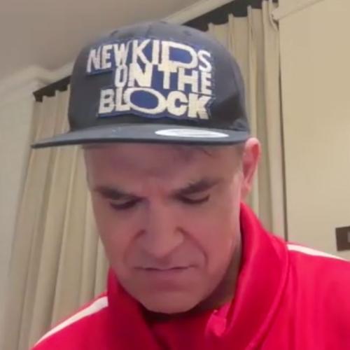 Amanda Keller Gets Emotional With Robbie Williams